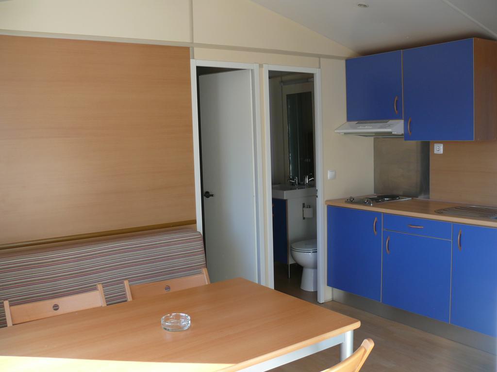 Parque De Campismo Orbitur Madalena Hotel Vila Nova de Gaia Room photo